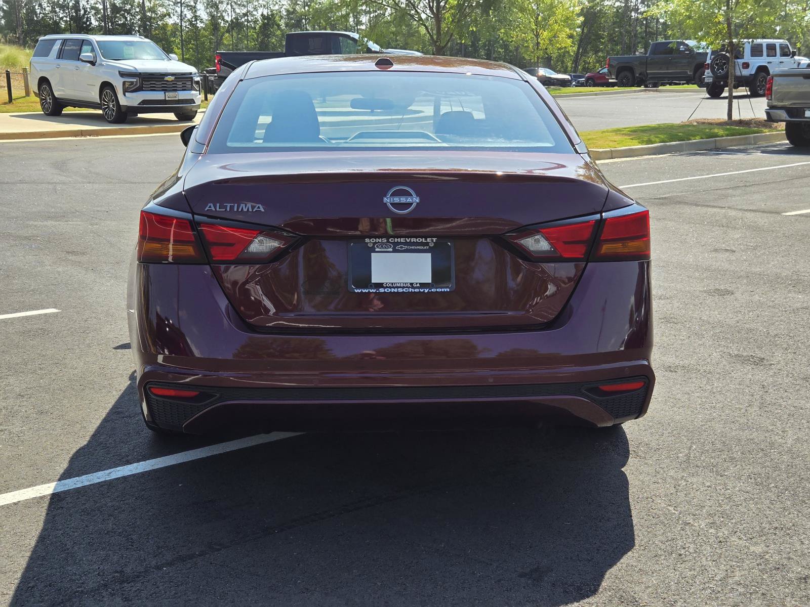 Used 2025 Nissan Altima 2.5 SV FWD image 10