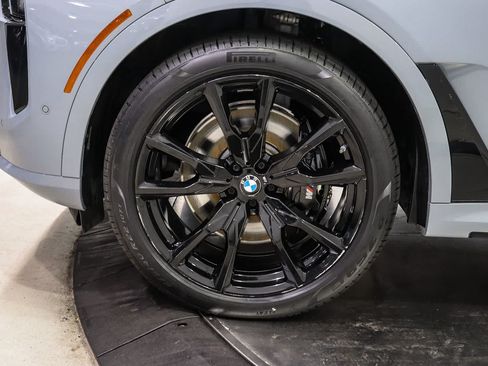 Used 2025 BMW X7 xDrive40i w/ M Sport Package AWD/4WD image 9