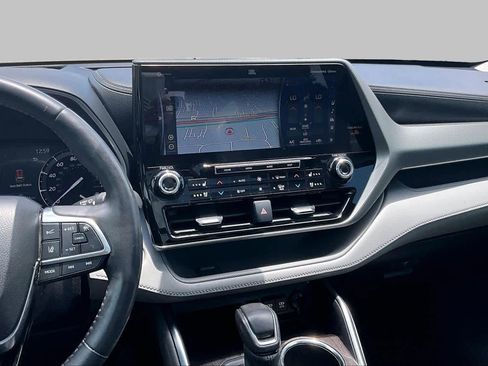 Used 2021 Toyota Highlander Platinum AWD/4WD image 7