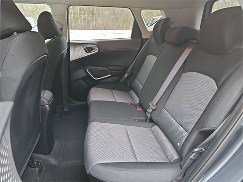 Used 2023 Kia Soul LX image 22