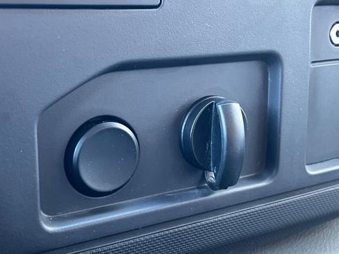 Used 2018 Ford E-450 and Econoline 450 Super Duty w/ Exterior Upgrade Package image 25