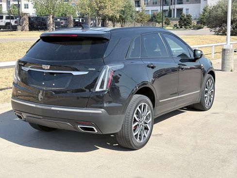 Used 2022 Cadillac XT5 Sportv w/ Platinum Package AWD/4WD image 4