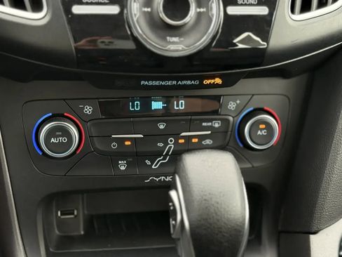 Used 2018 Ford Focus SEL image 19