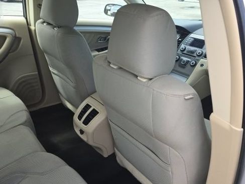 Used 2018 Ford Taurus SE FWD image 30