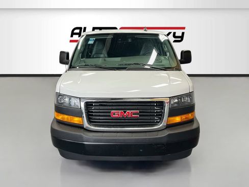 Used 2025 GMC Savana 3500 Extended w/ Driver Convenience Package RWD image 2
