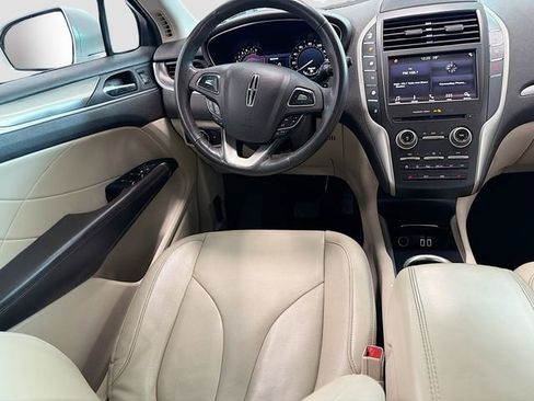 Used 2019 Lincoln MKC Premiere image 25