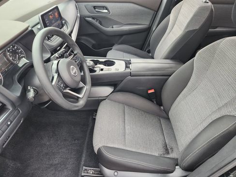 Used 2022 Nissan Rogue SV FWD image 9