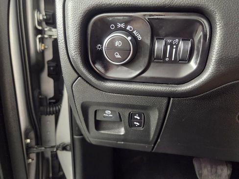 Used 2019 RAM 1500 Laramie AWD/4WD image 20