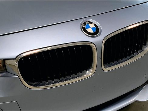 Used 2015 BMW 320i Sedan image 32