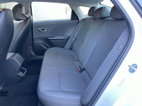 Used 2025 Kia K4 LXS image 25