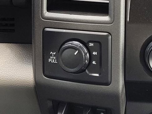 Used 2022 Ford F250 XL w/ Power Equipment Group AWD/4WD image 24