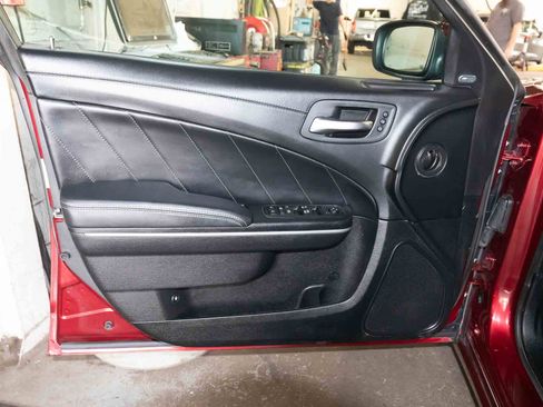 Used 2019 Dodge Charger SXT w/ Plus Group image 9