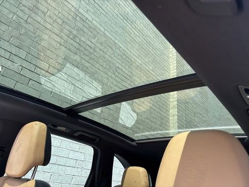 Used 2016 Porsche Cayenne S image 41