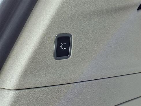 Certified 2024 Chrysler Voyager LX image 52