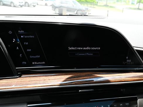 Used 2021 Cadillac Escalade ESV Premium Luxury AWD/4WD image 25