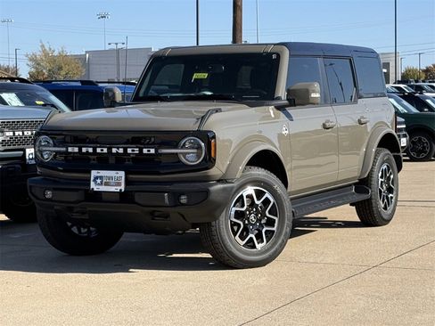 New 2025 Ford Bronco Outer Banks image 27