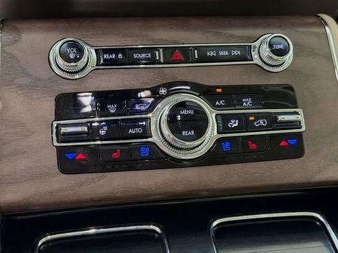 Certified 2024 Lincoln Aviator Reserve w/ Equipment Group 201A RWD image 19