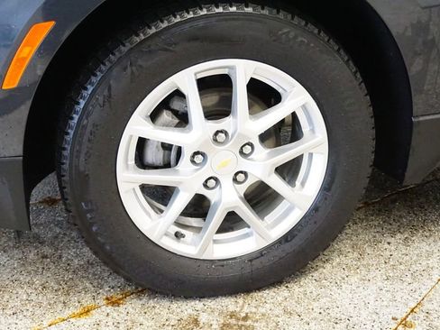 Used 2022 Chevrolet Equinox LT w/ Driver Convenience Package image 13