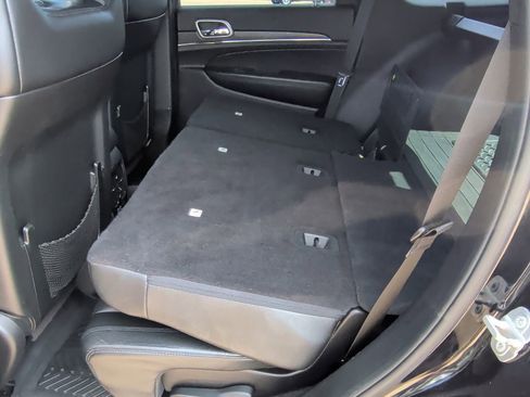 Used 2018 Jeep Grand Cherokee Limited w/ Luxury Group II image 40