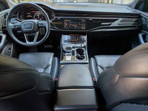 Used 2022 Audi Q8 Prestige w/ Prestige Package image 13