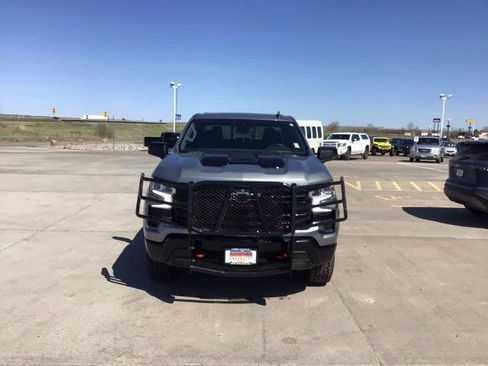 Used 2024 Chevrolet Silverado 1500 LT Trail Boss w/ Convenience Package II AWD/4WD image 10
