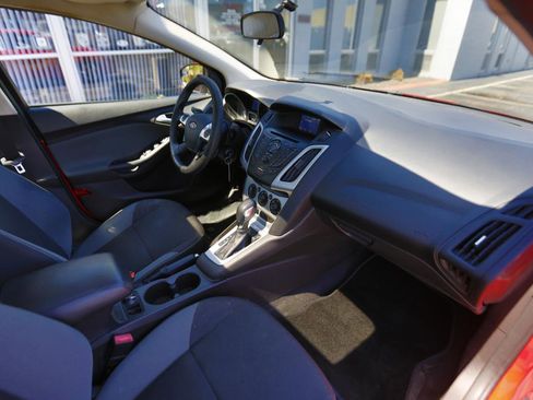Used 2013 Ford Focus SE FWD image 18