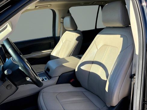Certified 2024 Ford Expedition Limited image 14