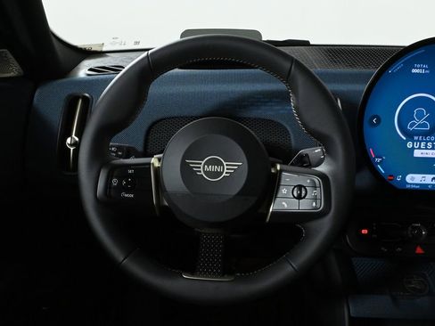 Used 2025 MINI Cooper Countryman SE w/ Comfort Package Max image 18