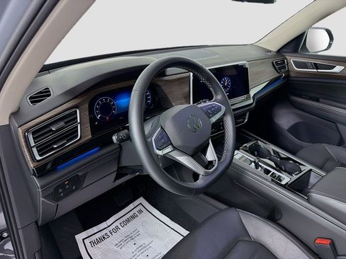 Used 2025 Volkswagen Atlas SEL image 9