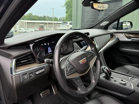 Used 2021 Cadillac XT5 Sportv w/ Platinum Package AWD/4WD image 11