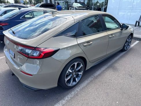 Used 2025 Honda Civic Sport Touring image 5