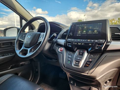 Used 2024 Honda Odyssey EX-L image 2