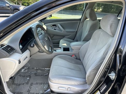 Used 2007 Toyota Camry LE FWD image 16