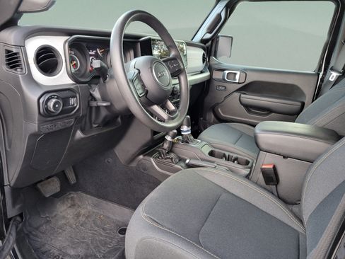 Used 2025 Jeep Wrangler Unlimited Sport AWD/4WD image 14