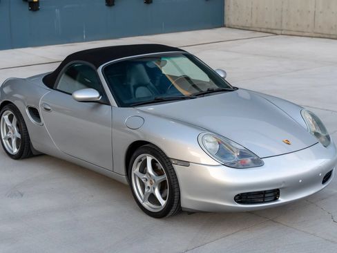 Used 1999 Porsche Boxster RWD image 13