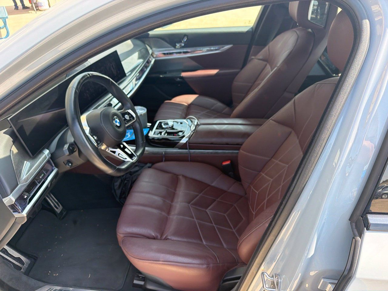 Used 2023 BMW 740i w/ Executive Package RWD image 7