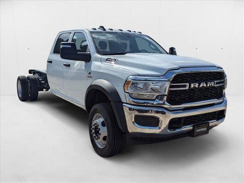 New 2024 RAM 5500 Tradesman w/ Chrome Appearance Group image 3