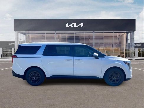 New 2026 Kia Carnival FWD image 8