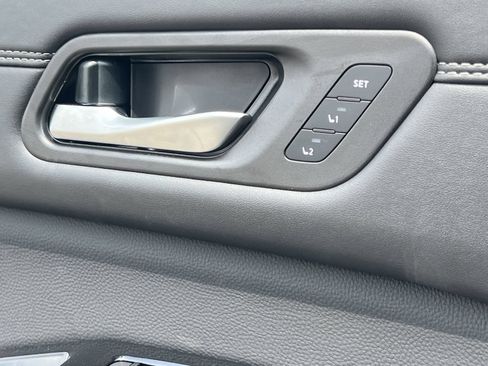 New 2026 Nissan Pathfinder Platinum FWD image 16