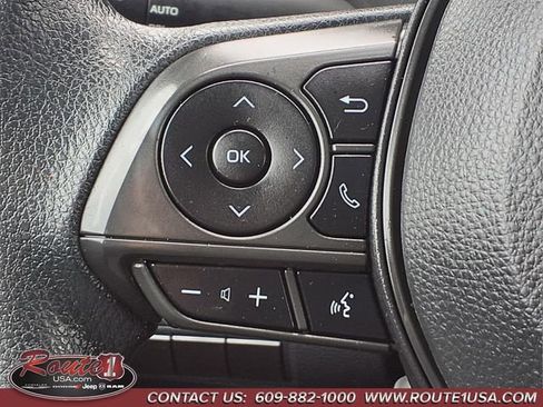 Used 2020 Toyota Corolla LE image 22