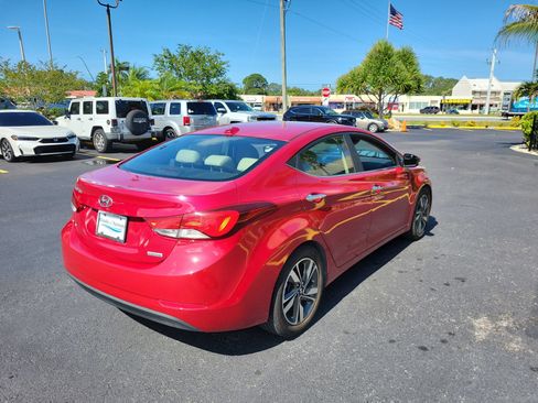 Used 2014 Hyundai Elantra Limited w/ Option Group 03 FWD image 6
