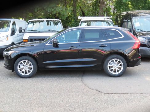 Used 2018 Volvo XC60 T5 Momentum AWD/4WD image 2