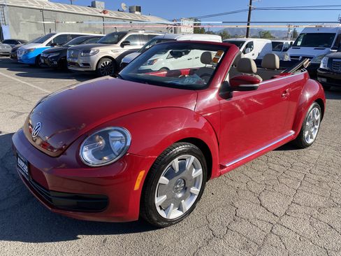 Used 2015 Volkswagen Beetle 1.8T FWD image 2