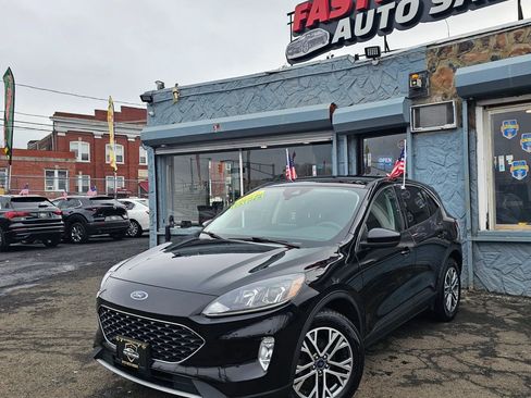 Used 2022 Ford Escape SEL image 3