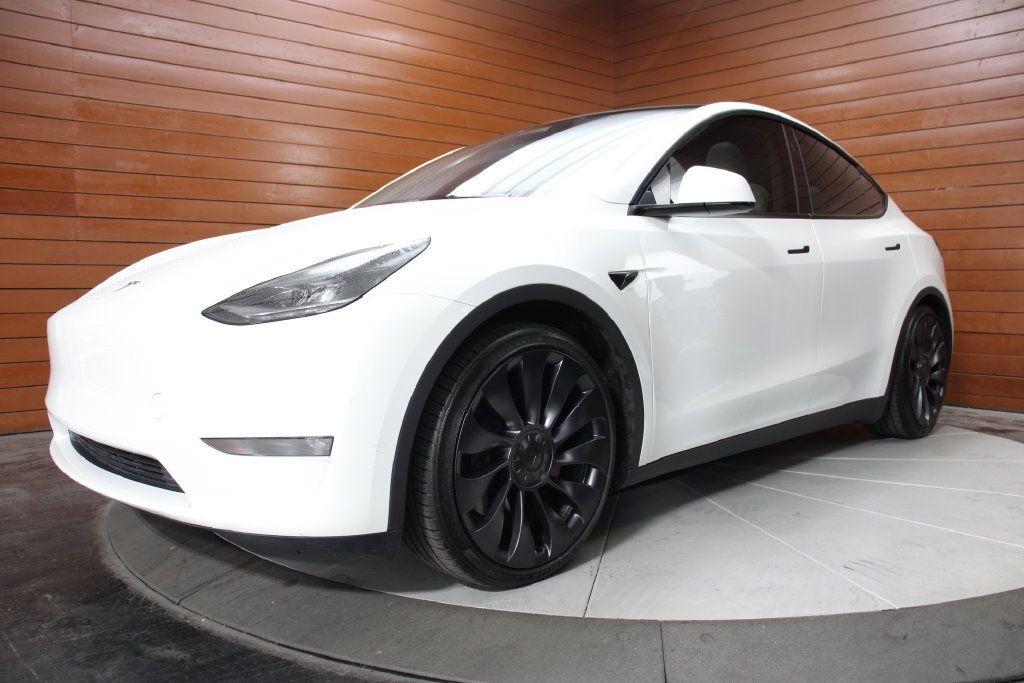 Used 2024 Tesla Model Y Performance AWD/4WD image 1