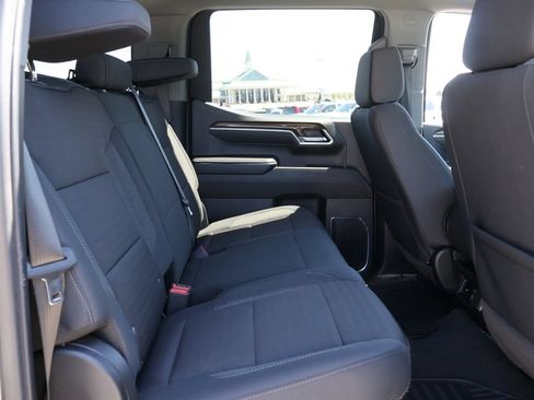 Used 2025 Chevrolet Silverado 1500 LT AWD/4WD image 12