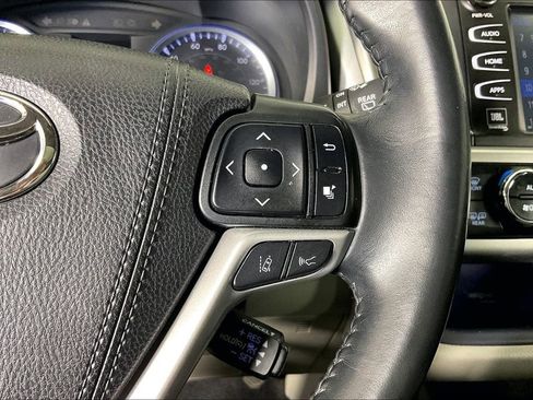 Used 2019 Toyota Highlander Limited image 29