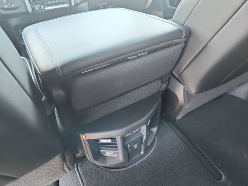 New 2025 RAM 2500 Laramie image 33