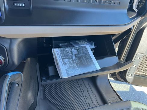 Used 2023 Ford Bronco Wildtrak image 40