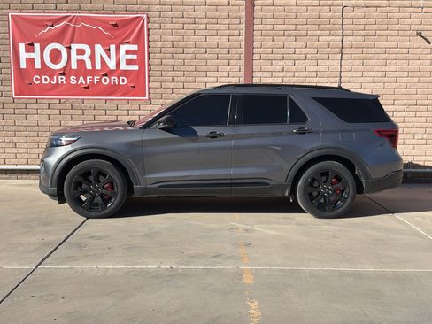 Used 2022 Ford Explorer ST w/ ST Street Pack image 2